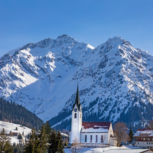 Hirschegg kerk in de winter